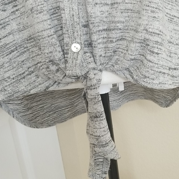 Fig and flower button down top with embroidery - Picture 4 of 8